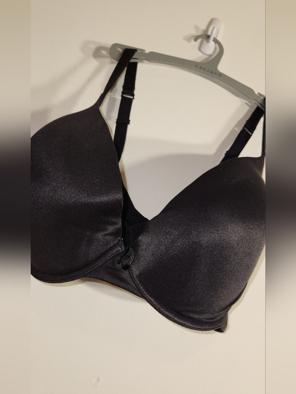 Cacique Black Bra 44DDD, Smooth Support, Padded, Plunge. Uplift